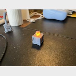 Lantern on Crate - Glowing 32mm LED Prop for Tabletop RPGs &amp; Wargames